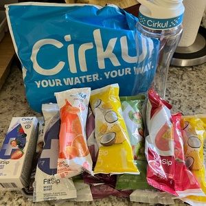 Cirkul Bottle and 13 flavor filters